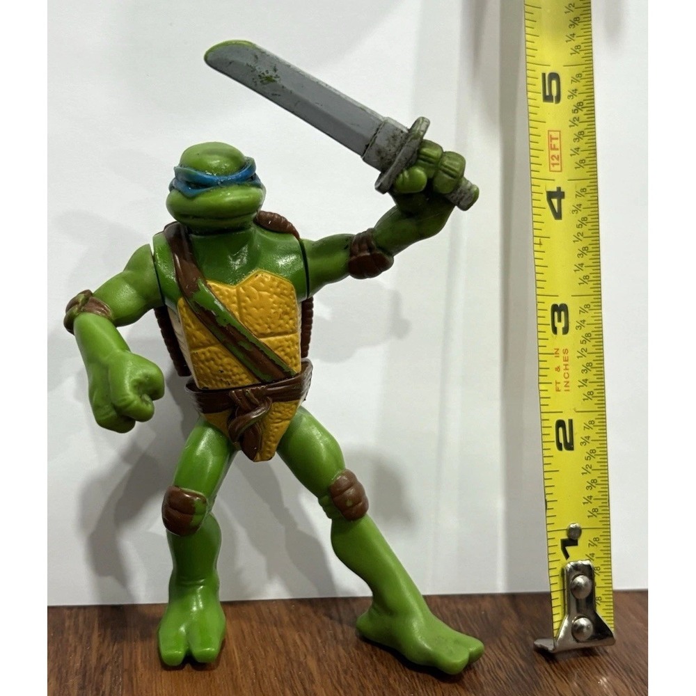 Leonardo Teenage Mutant Ninja Turtles McDonald's Figure Action Working TMNT 2007